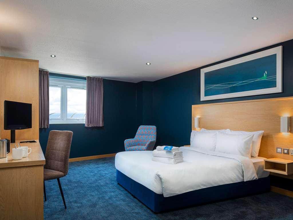 Travelodge Cheltenham Ruang foto