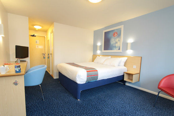 Travelodge Cheltenham Ruang foto