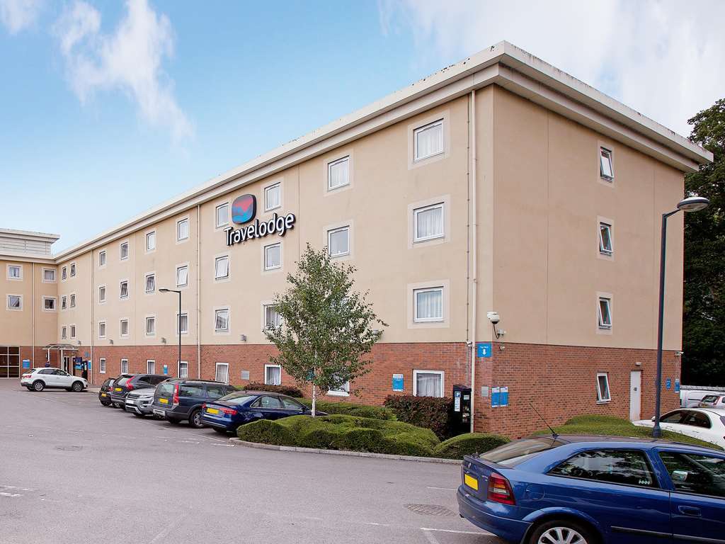 Travelodge Cheltenham Bagian luar foto