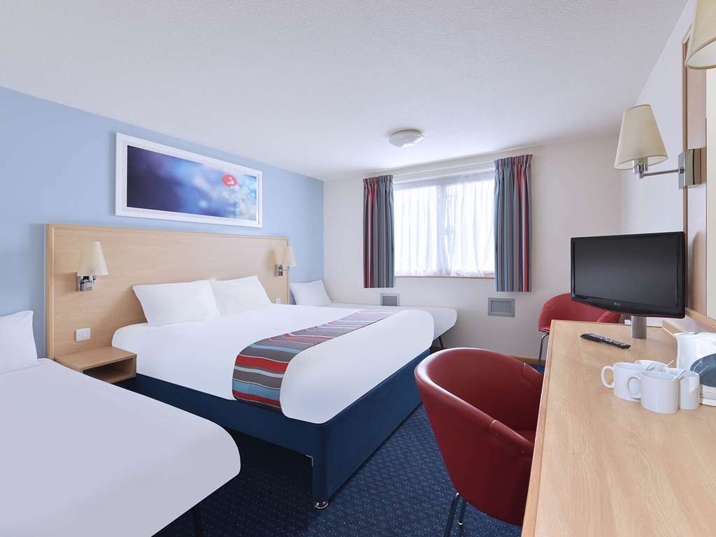 Travelodge Cheltenham Ruang foto